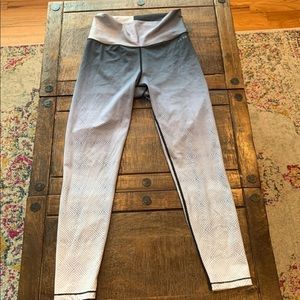 AR-33 yoga leggings